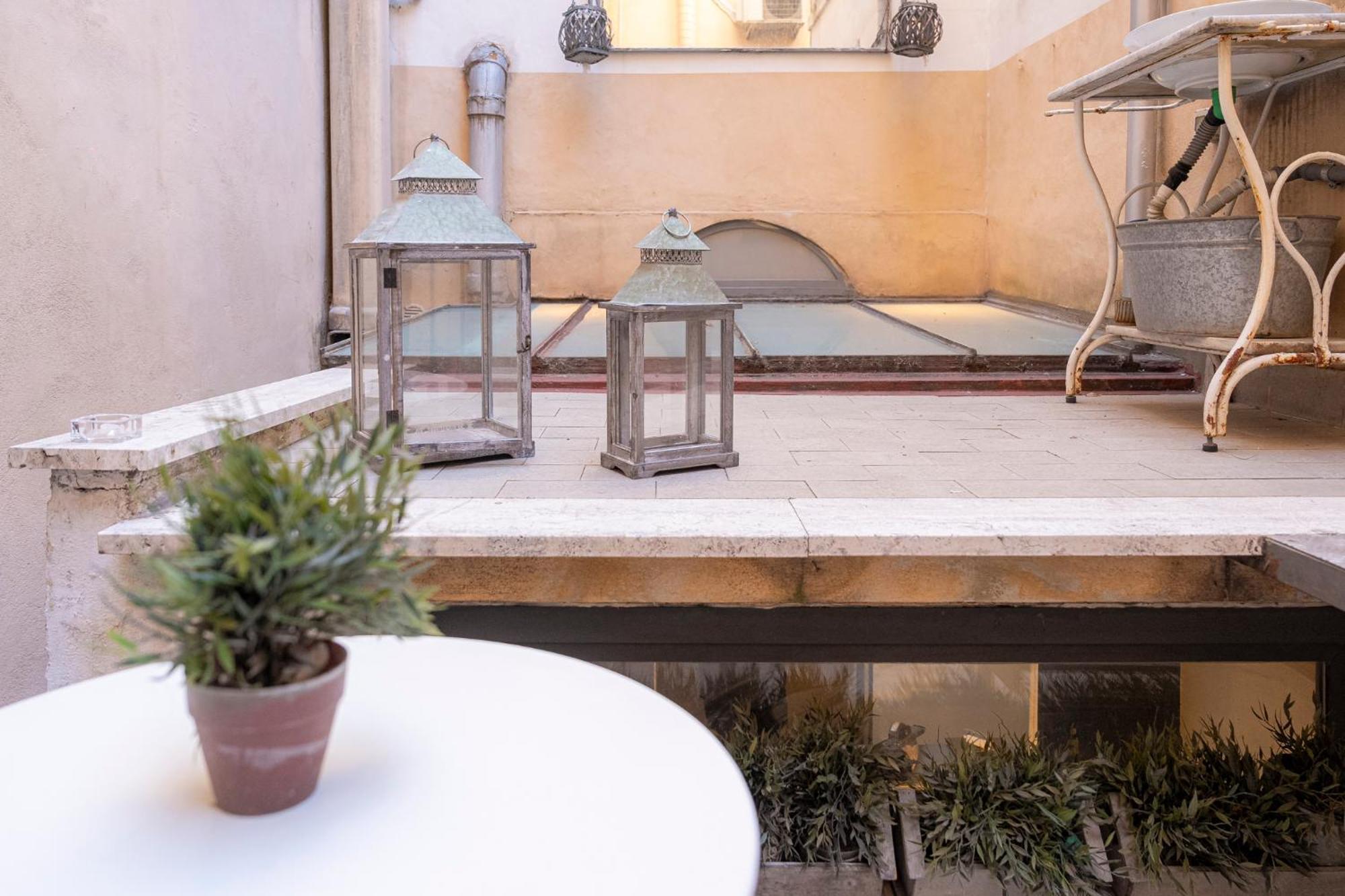 HomeHouse Serpenti - Colosseum - Rione Monti Roma Camera foto